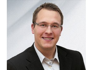 Daniel Nauschnegg - Team Stronach - beantwortet Fragen der Bevölkerung